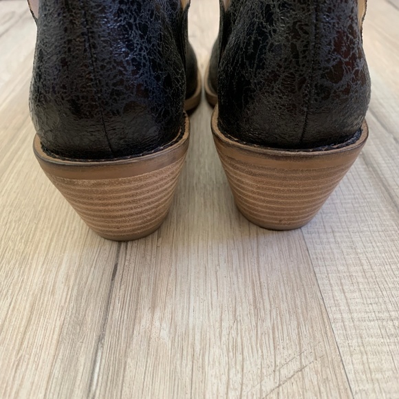 Kelsi Dagger Booties - Picture 3 of 5